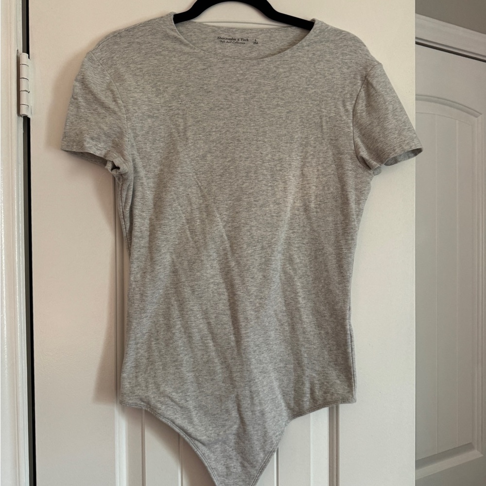 Abercrombie & Fitch Light Gray Short Sleeve Crewneck Bodysuit